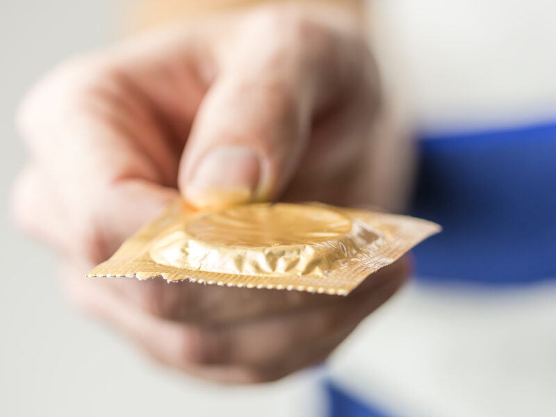 Vigtigheden af sikker sex og brugen af kondomer
